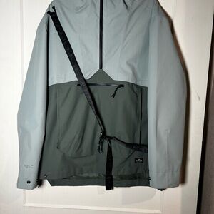 Kathmandu Men's Sage & Dark Green Performance Jacket Anorak